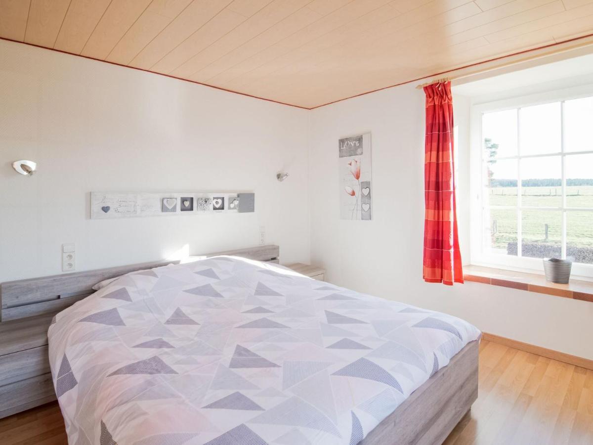 Pretty Farmhouse In Houffalize With Courtyard Екстериор снимка