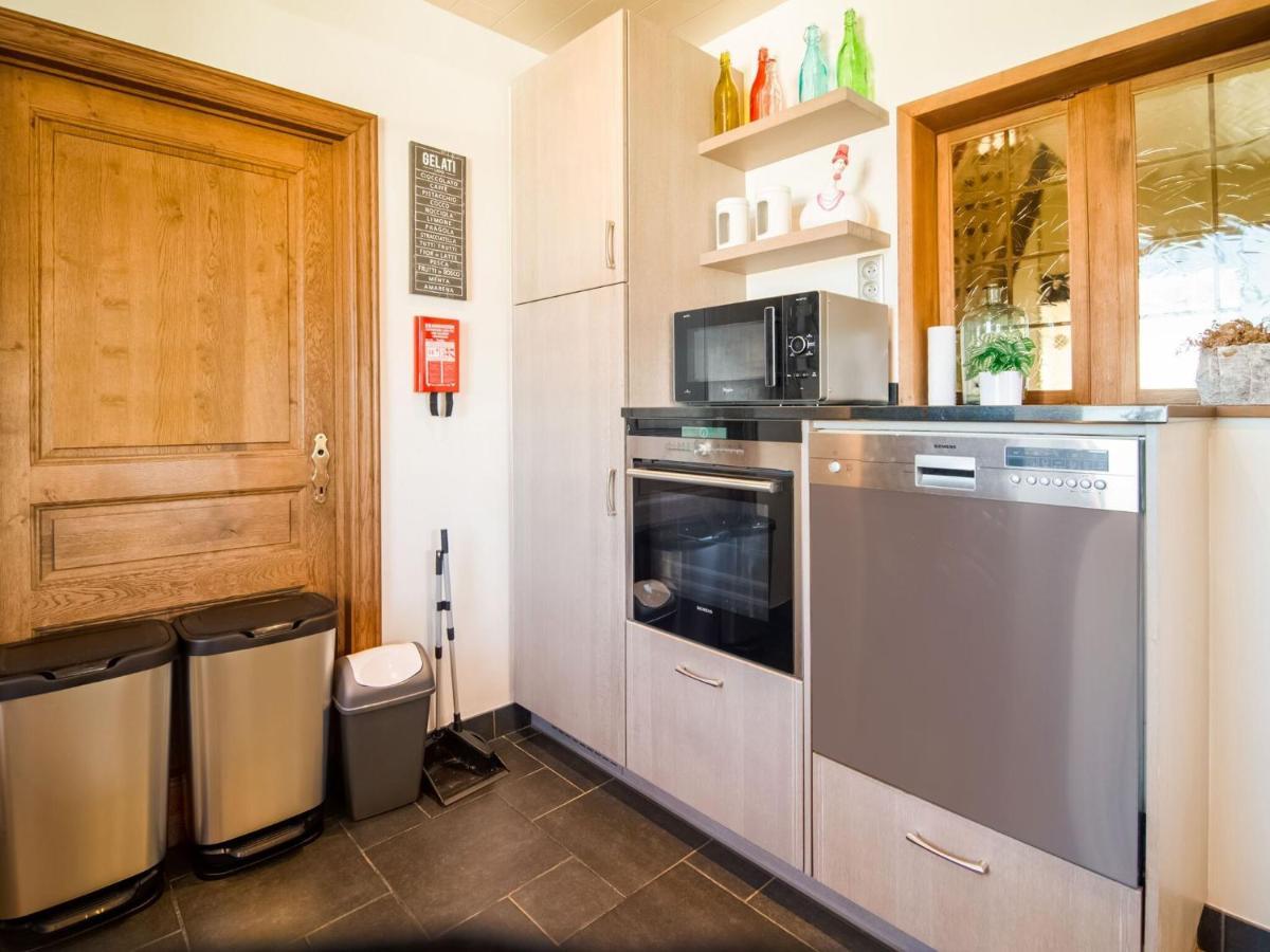 Pretty Farmhouse In Houffalize With Courtyard Екстериор снимка