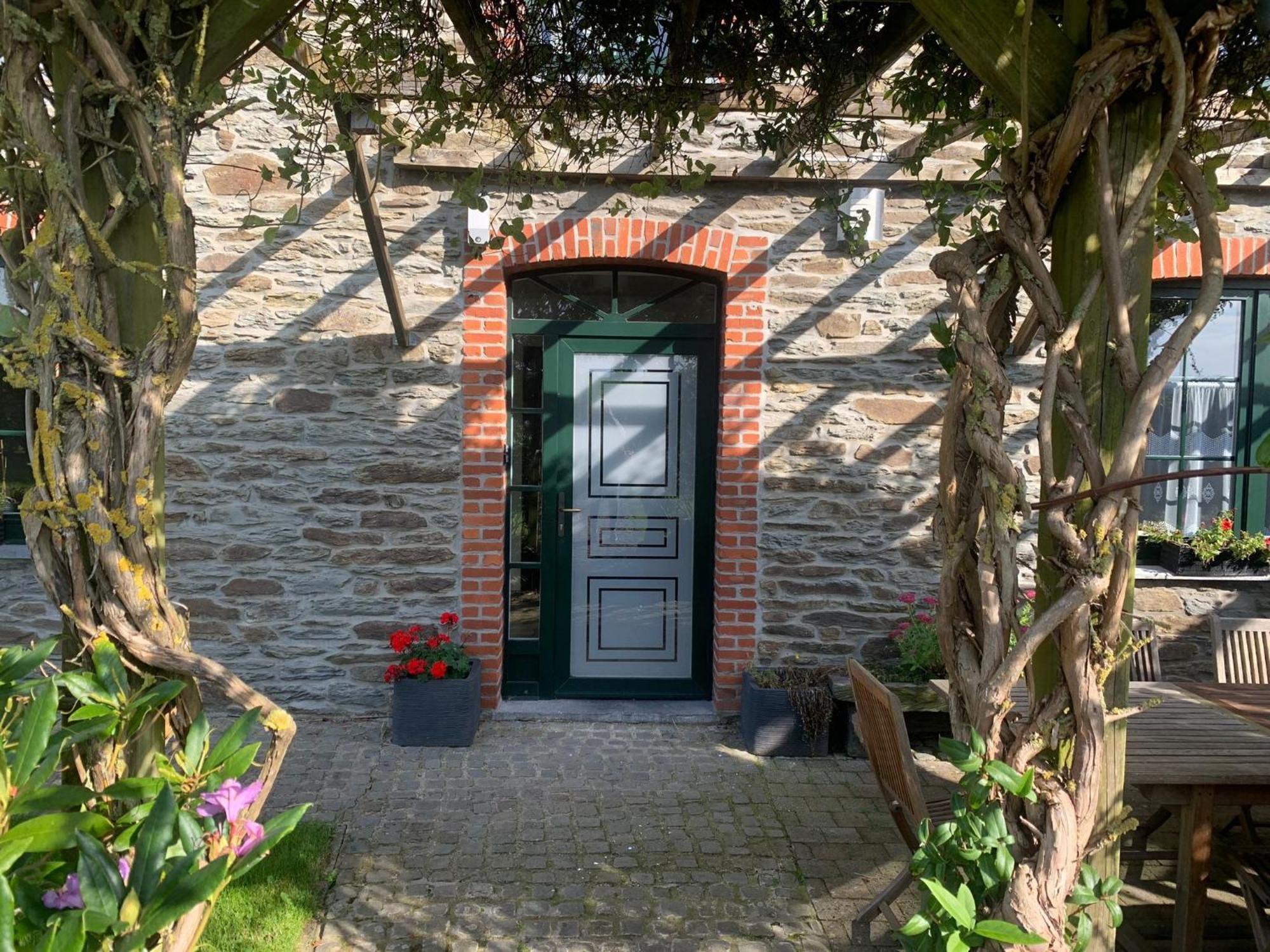 Pretty Farmhouse In Houffalize With Courtyard Екстериор снимка