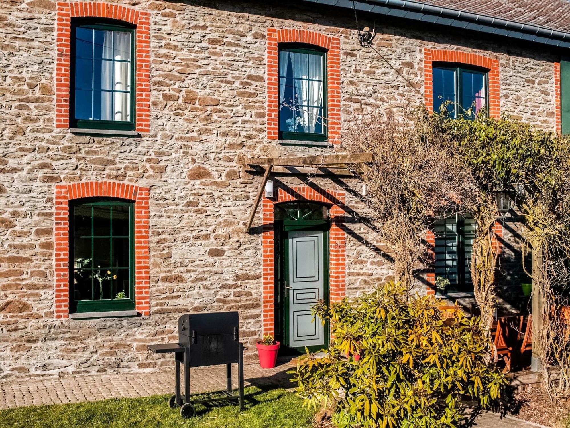 Pretty Farmhouse In Houffalize With Courtyard Екстериор снимка