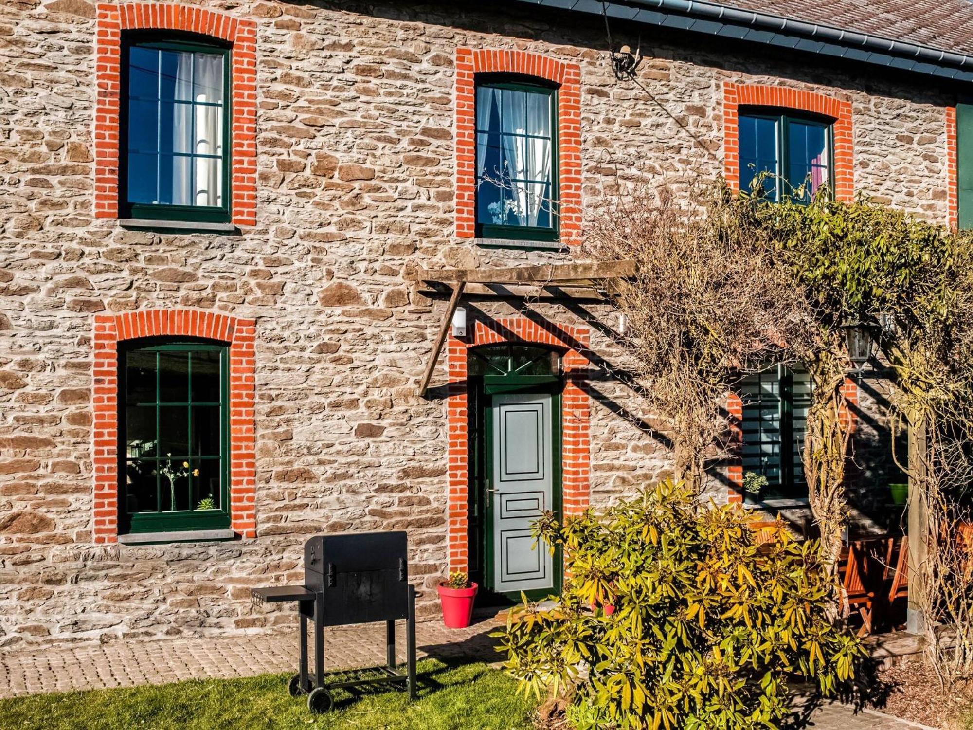 Pretty Farmhouse In Houffalize With Courtyard Екстериор снимка